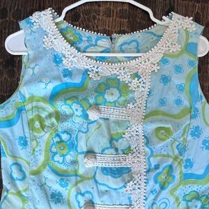 Vintage Floral Blue and Green Sleeveless Dress with Lace Trim